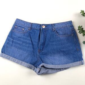 Forever 21 Medium Wash Rolled Hem Shorts